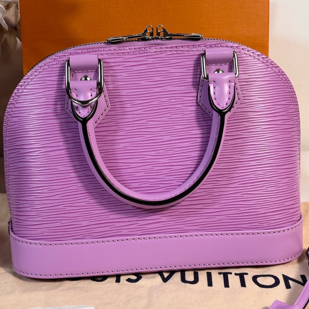 Beautiful Louis Vuitton Lilac Alma bb Sold - Picture 2 of 16
